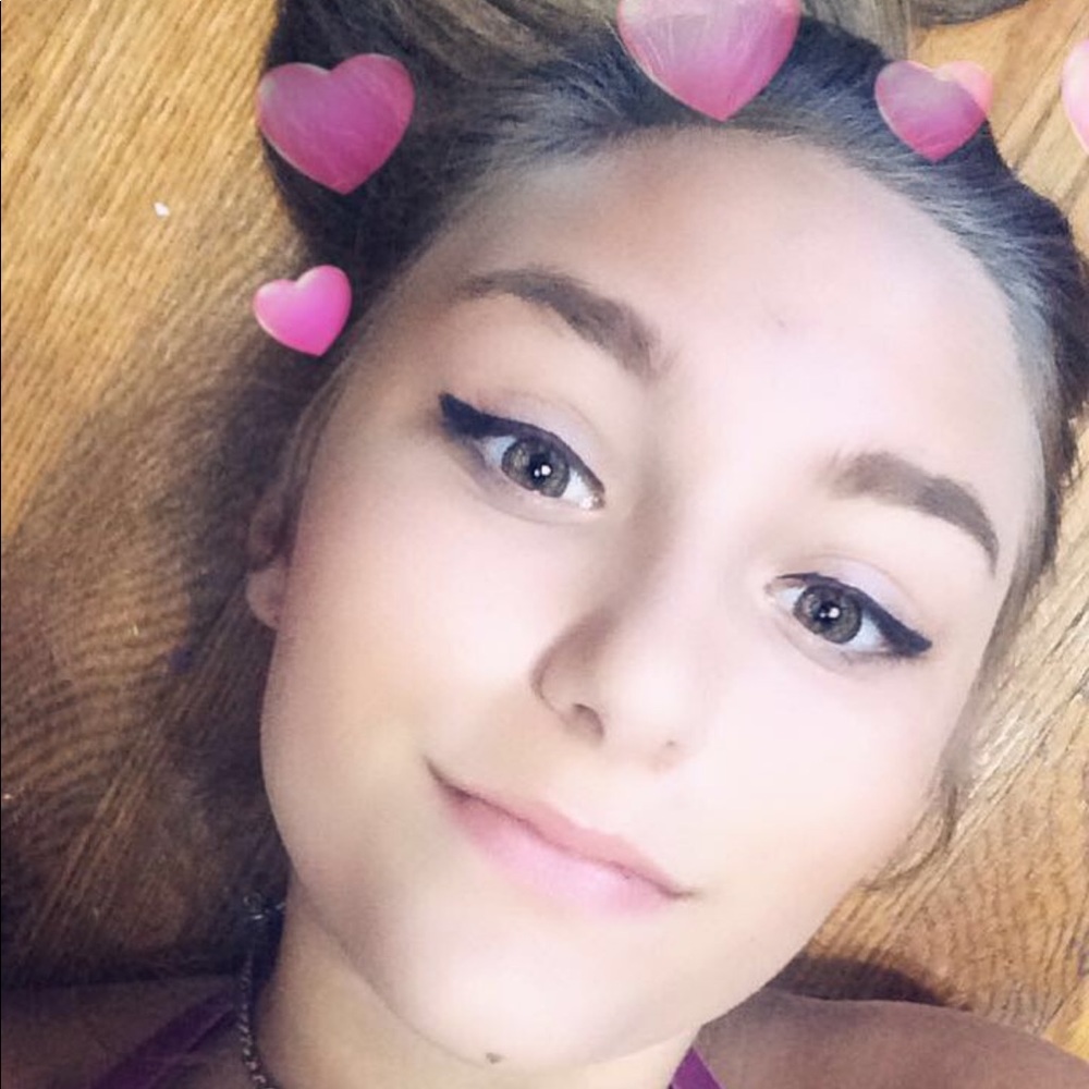 Meet your Posher, Eleni